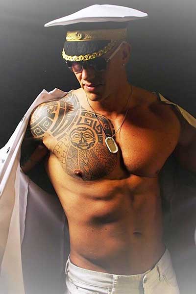 Kapitein stripper huren bij Stripstars